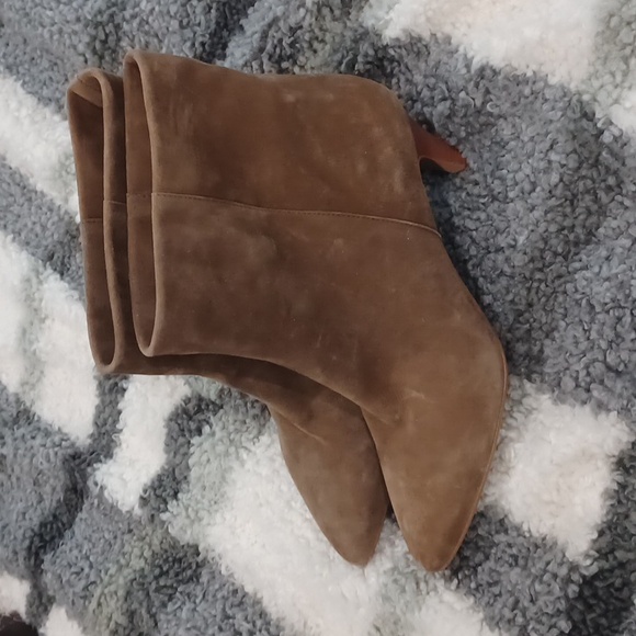 Dolce Vita Boots | NEW Women's Dee Brown 6-6.5 Suede Kitten-Heel Ankle Booties - Picture 5 of 16
